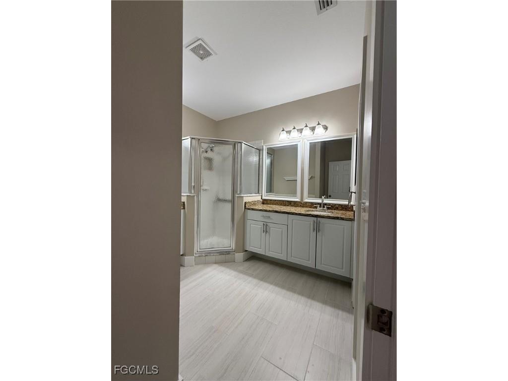 8689 Spring Mountain Way Fort Myers FL 33908 2025015915 image30