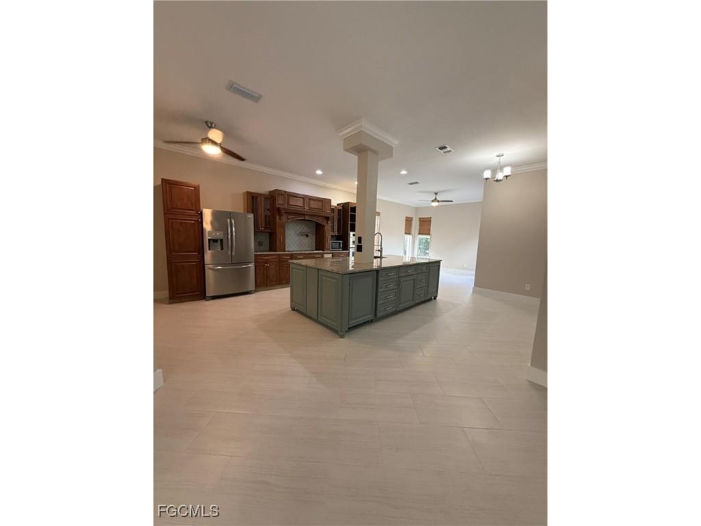 8689 Spring Mountain Way Fort Myers FL 33908 2025015915 image7