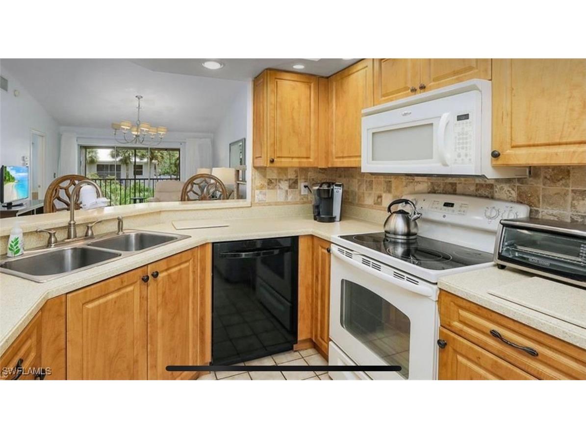 870 Gulf Pavilion Drive #201 Naples FL 34108 225075822 image2