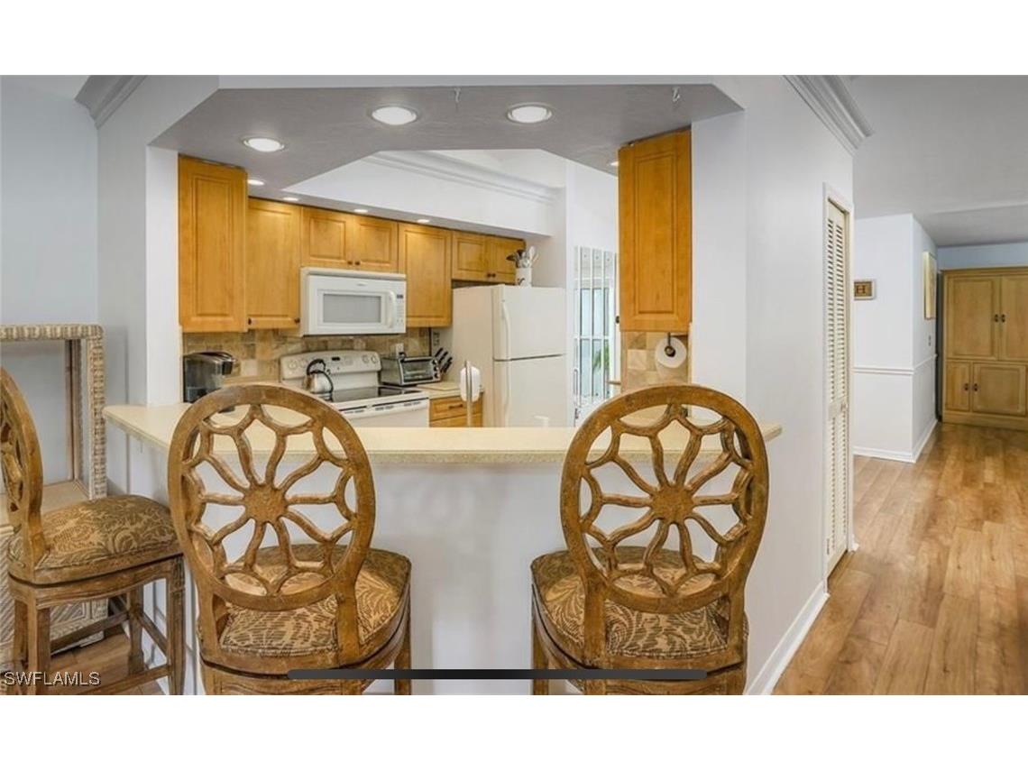 870 Gulf Pavilion Drive #201 Naples FL 34108 225075822 image3