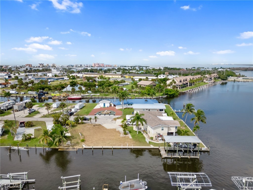870 Oak Street Fort Myers Beach FL 33931 2026010270 image1