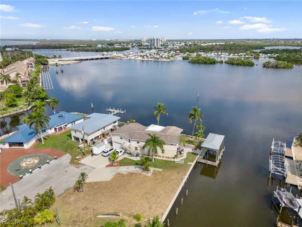 870 Oak Street Fort Myers Beach FL 33931 2026010270 image2