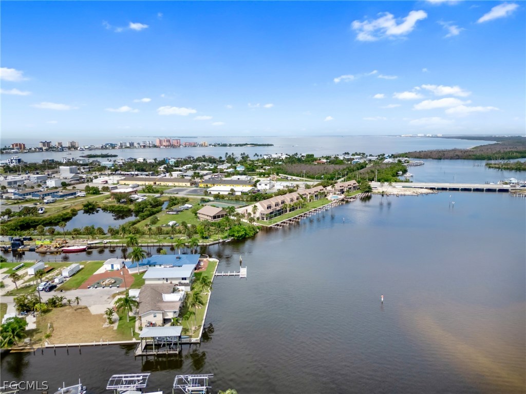 870 Oak Street Fort Myers Beach FL 33931 2026010270 image6