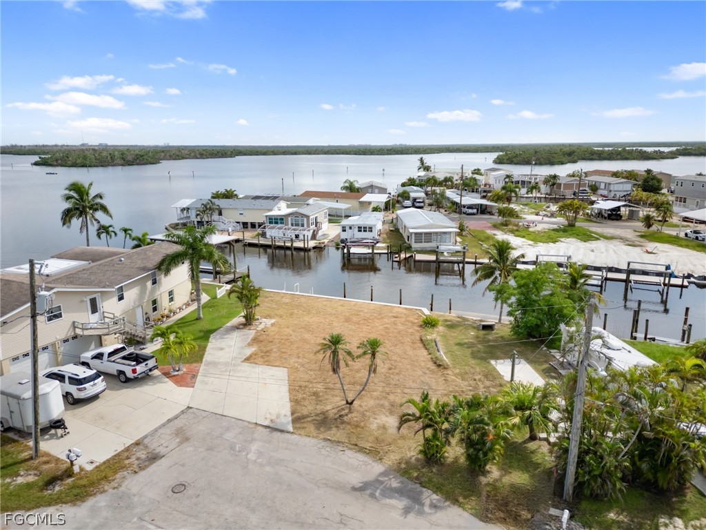 870 Oak Street Fort Myers Beach FL 33931 2026010270 image9