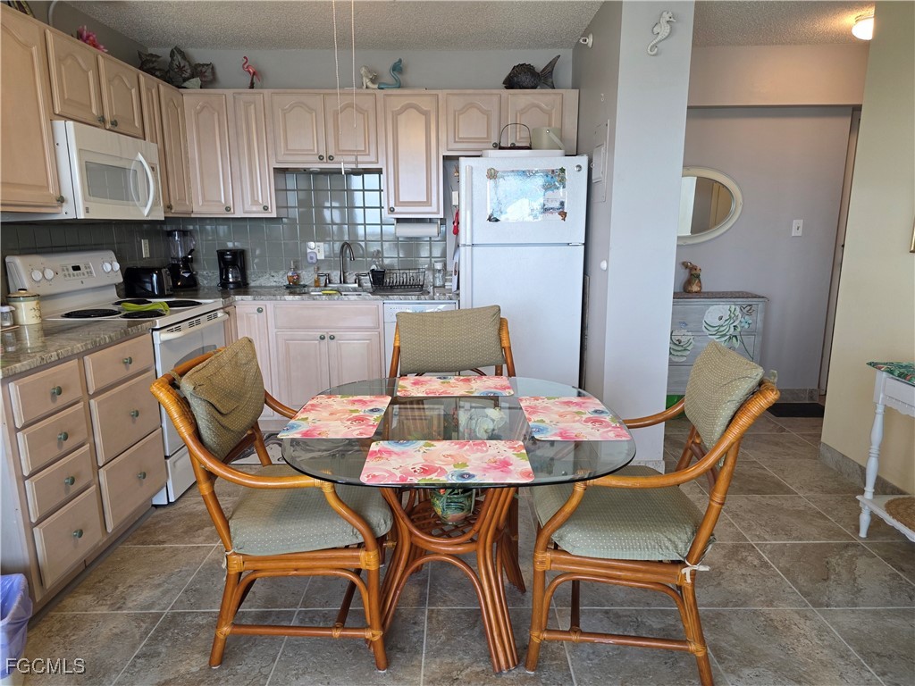 8701 Estero Boulevard #PH3 Fort Myers Beach FL 33931 2025020342 image11