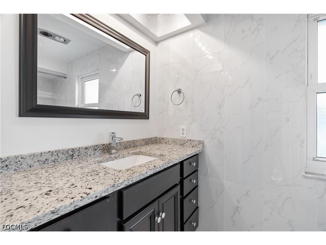 8707 Chatham Street Fort Myers FL 33907 2026019103 image15