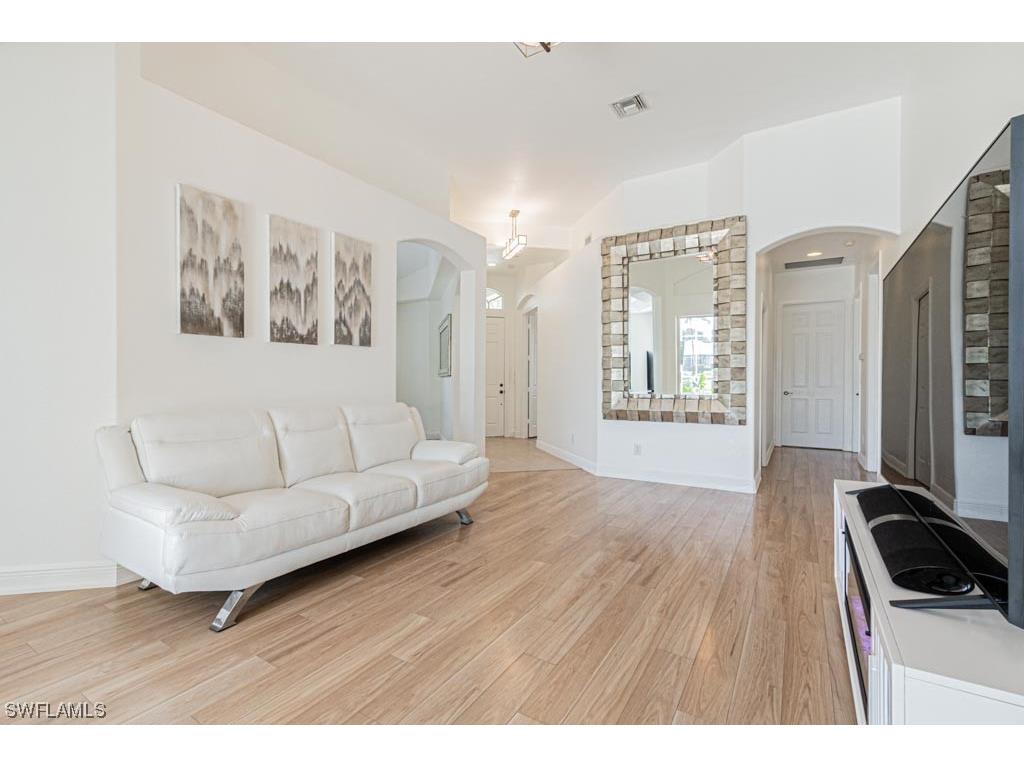 8710 Ibis Cove Circle Naples FL 34119 223043317 image1