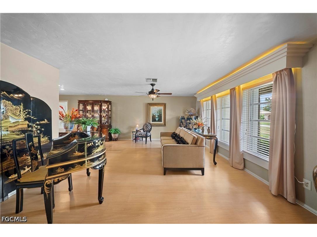 8713 Crest Lane Fort Myers FL 33907 2026023095 image5
