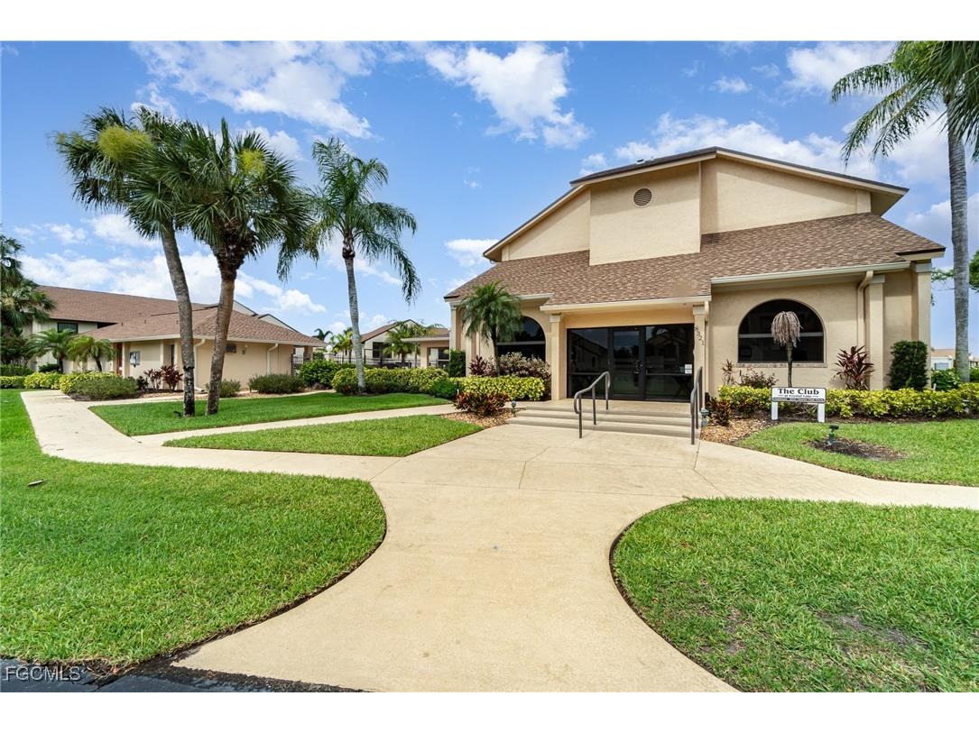 8715 Charter Club Circle #3 Fort Myers FL 33919 2025005421 image4