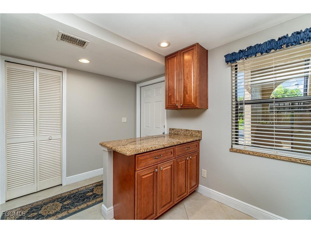 8715 Charter Club Circle #3 Fort Myers FL 33919 2025005421 image7