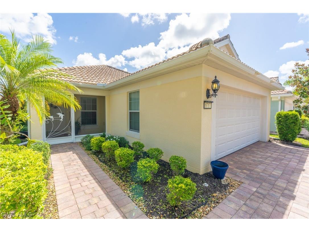 8717 Querce Court Naples FL 34114 223053552 image1