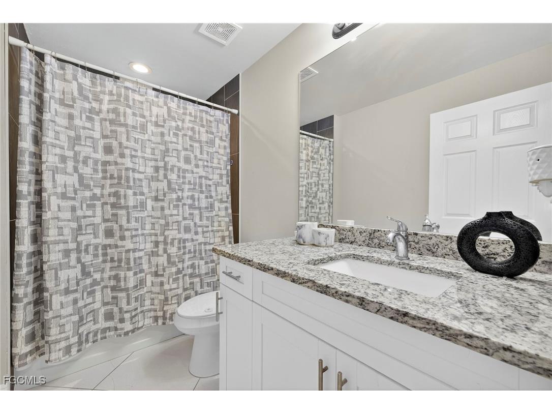 872 Carbon Street E Lehigh Acres FL 33974 2025002797 image20