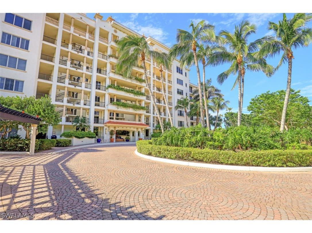 8720 Bay Colony Drive #304 Naples FL 34108 222087820 image1