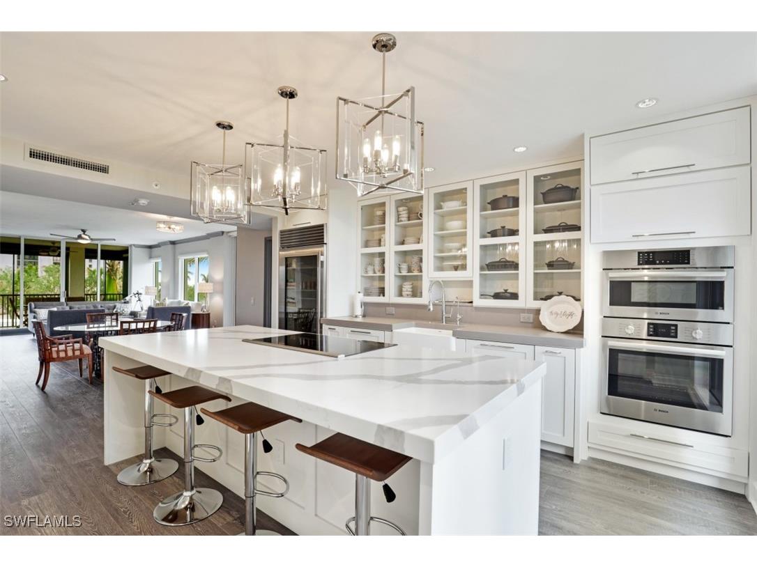 8720 Bay Colony Drive #304 Naples FL 34108 225064101 image1