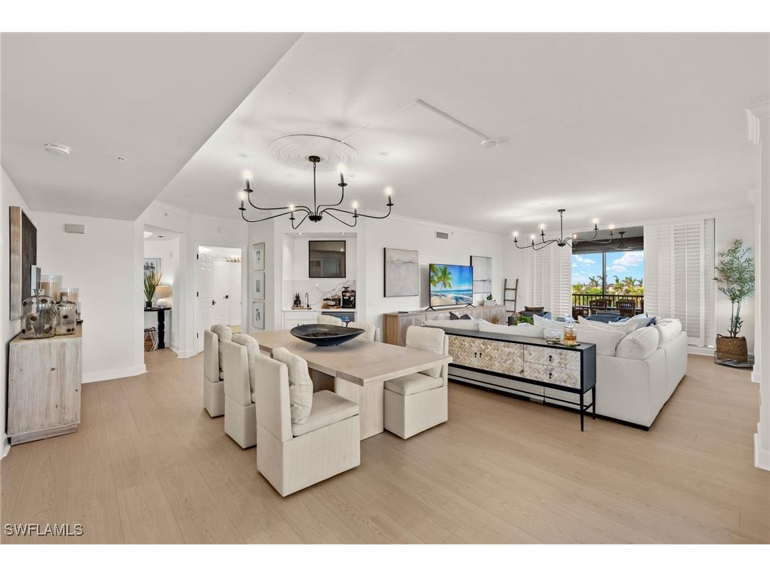 8720 Bay Colony Drive #404 Naples FL 34108 225001312 image1