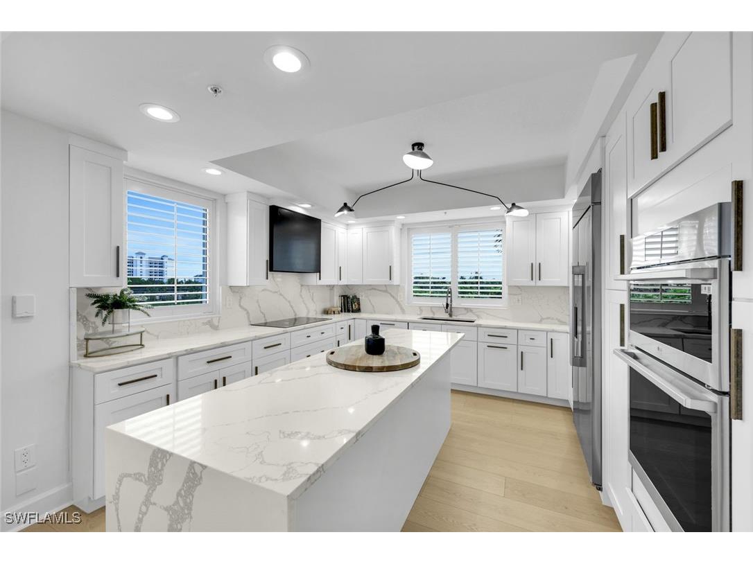 8720 Bay Colony Drive #404 Naples FL 34108 225070325 image5