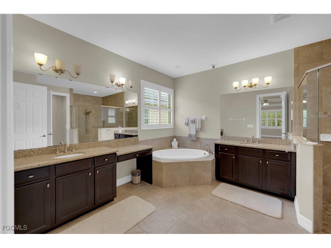 8720 Westwood Oaks Place Fort Myers FL 33908 2025017995 image16