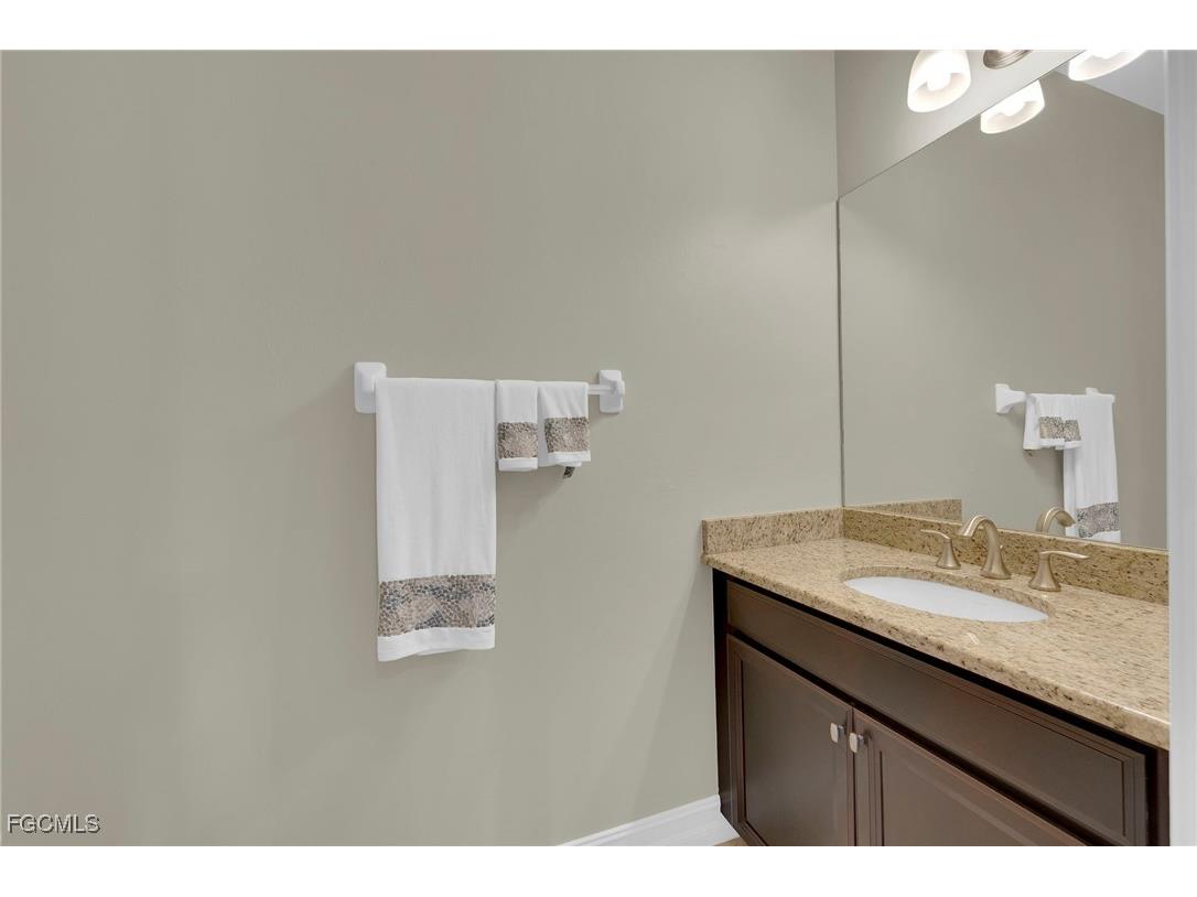 8720 Westwood Oaks Place Fort Myers FL 33908 2025017995 image20