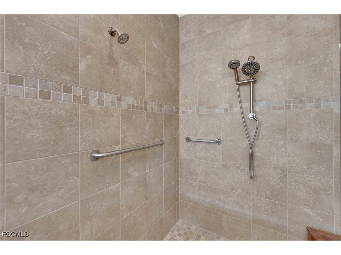 8720 Westwood Oaks Place Fort Myers FL 33908 2025017995 image21