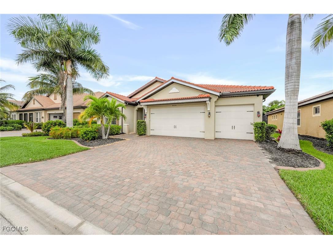 8720 Westwood Oaks Place Fort Myers FL 33908 2025017995 image3