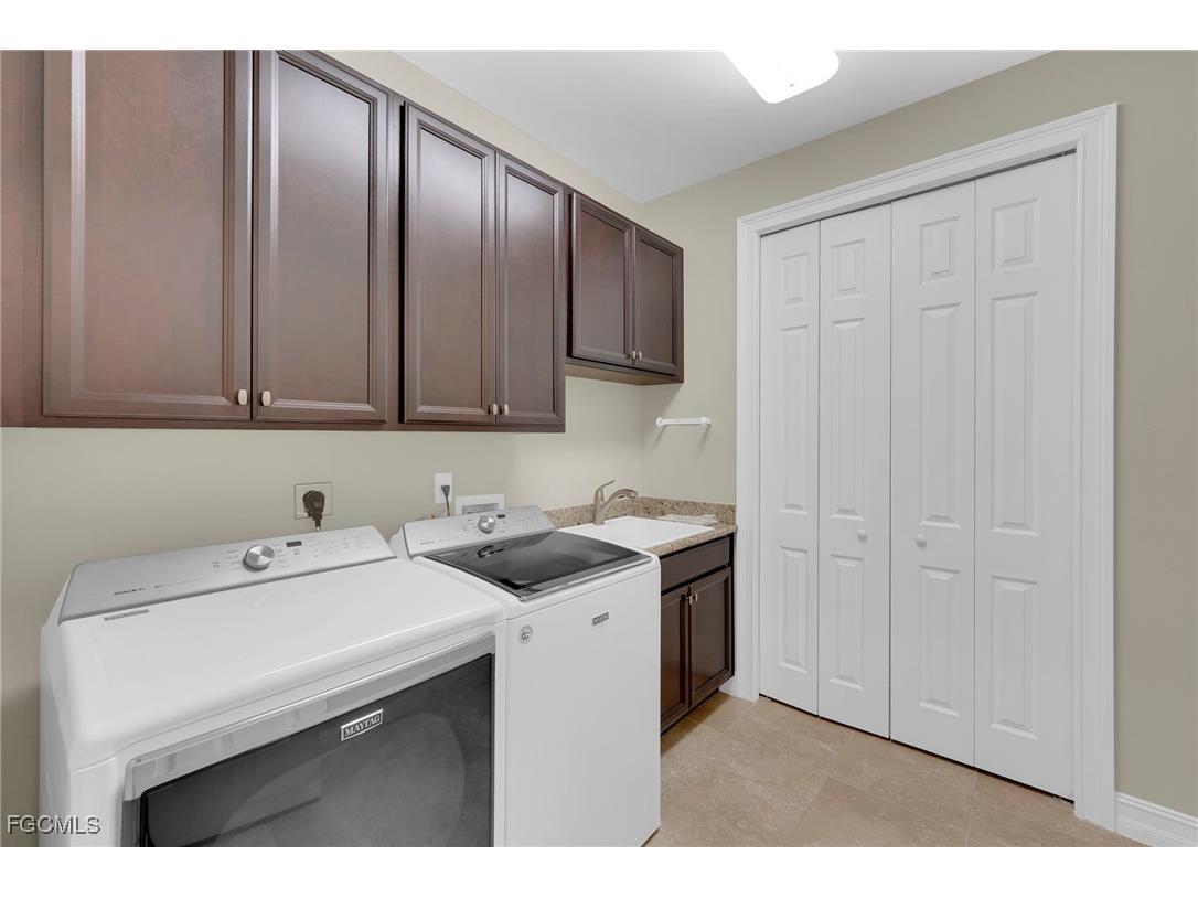 8720 Westwood Oaks Place Fort Myers FL 33908 2025017995 image35