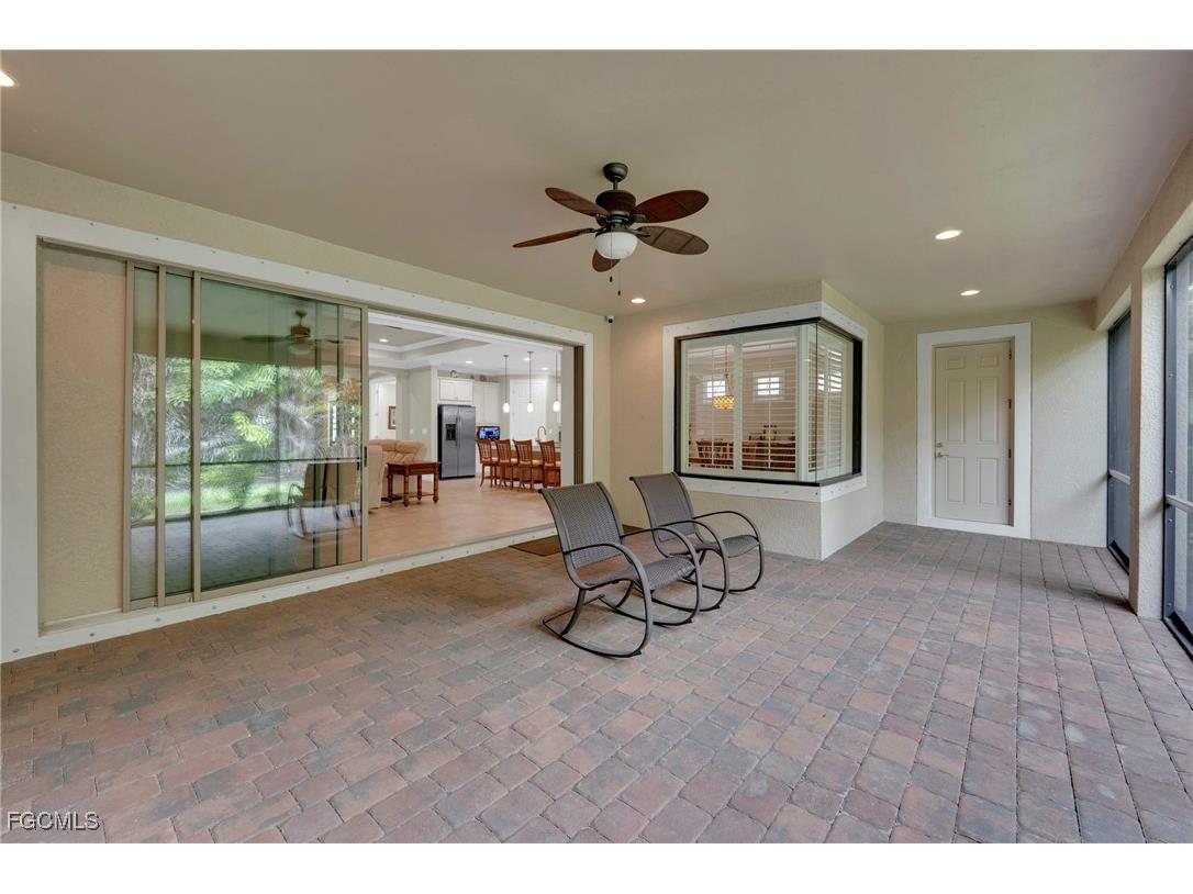 8720 Westwood Oaks Place Fort Myers FL 33908 2025017995 image38