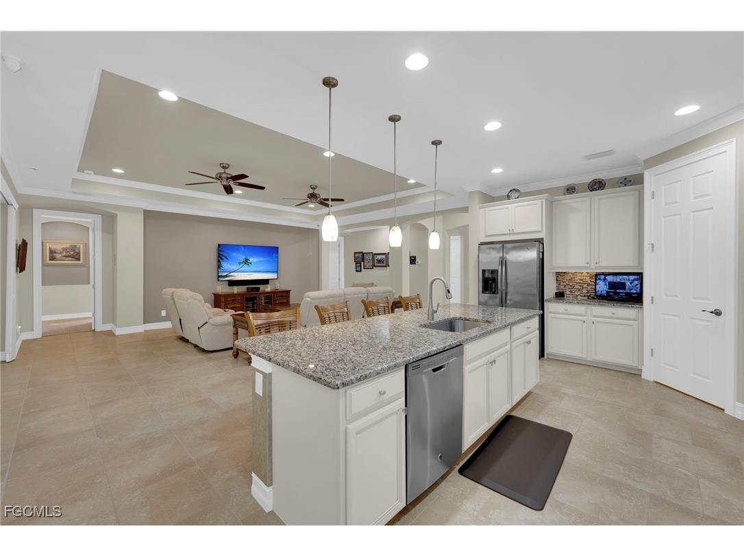 8720 Westwood Oaks Place Fort Myers FL 33908 2025017995 image8