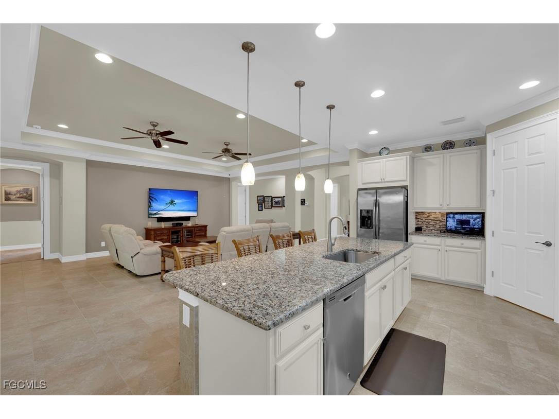 8720 Westwood Oaks Place Fort Myers FL 33908 2025017995 image9