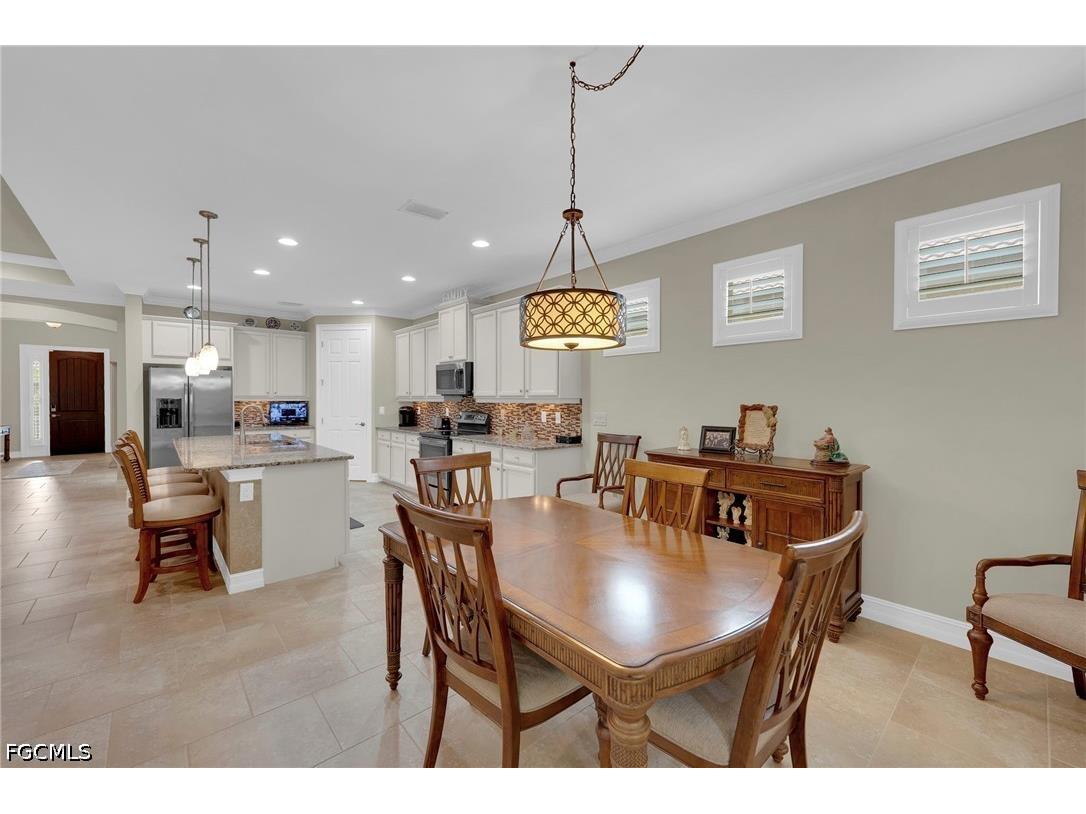 8720 Westwood Oaks Place Fort Myers FL 33908 2026021230 image24