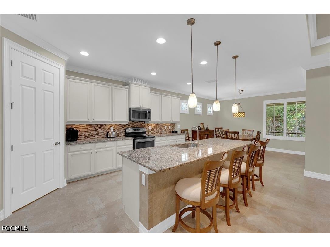 8720 Westwood Oaks Place Fort Myers FL 33908 2026021230 image4