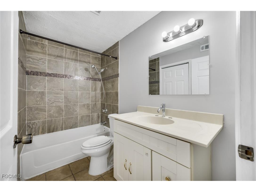 8723 Fancy Finch Drive #101 Tampa FL 33614 2025016966 image24