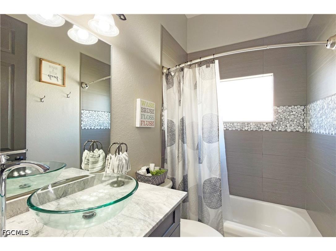 8723 S Lake Circle Fort Myers FL 33908 2026019504 image17