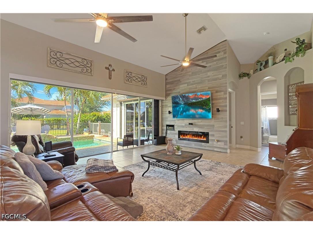 8723 S Lake Circle Fort Myers FL 33908 2026019504 image18