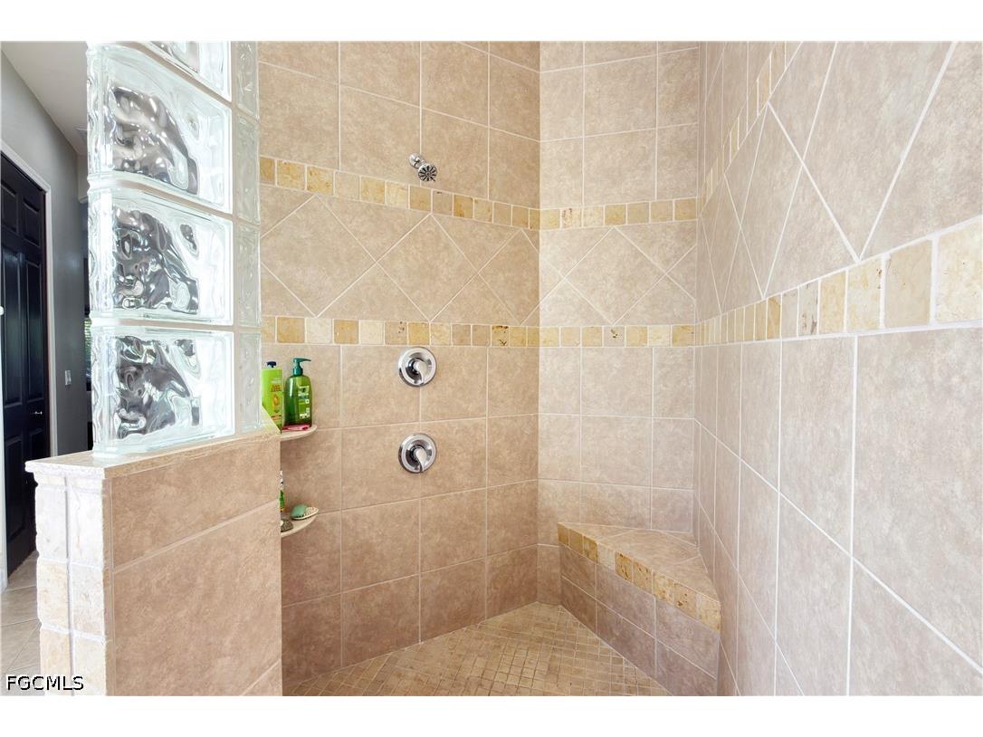 8723 S Lake Circle Fort Myers FL 33908 2026019504 image21