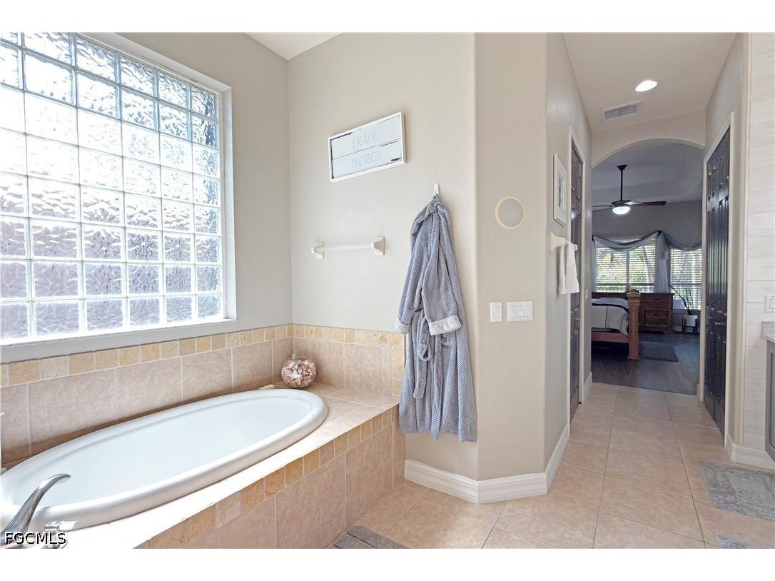 8723 S Lake Circle Fort Myers FL 33908 2026019504 image22