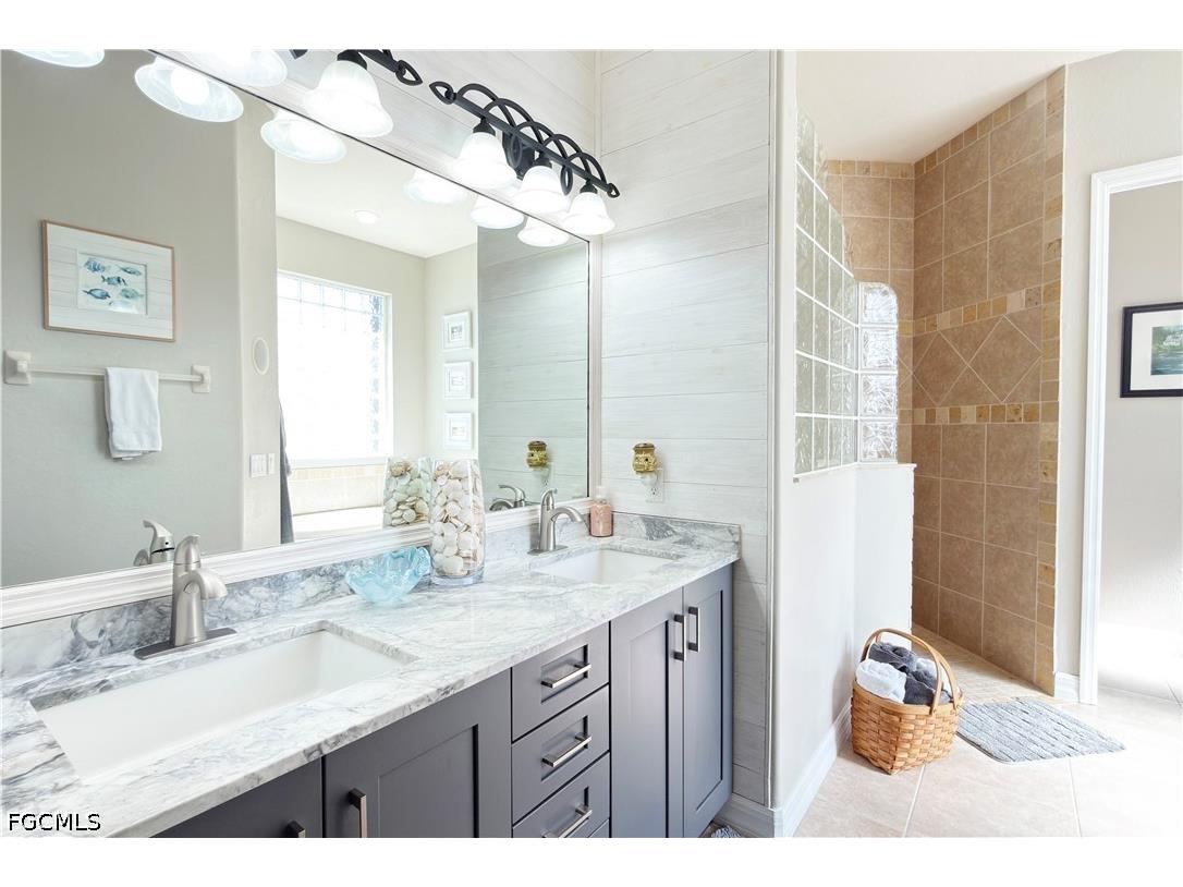 8723 S Lake Circle Fort Myers FL 33908 2026019504 image34