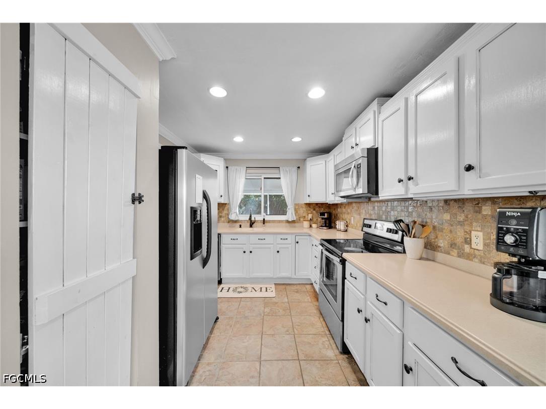 873 Hofstra Drive Fort Myers FL 33919 2026018198 image10