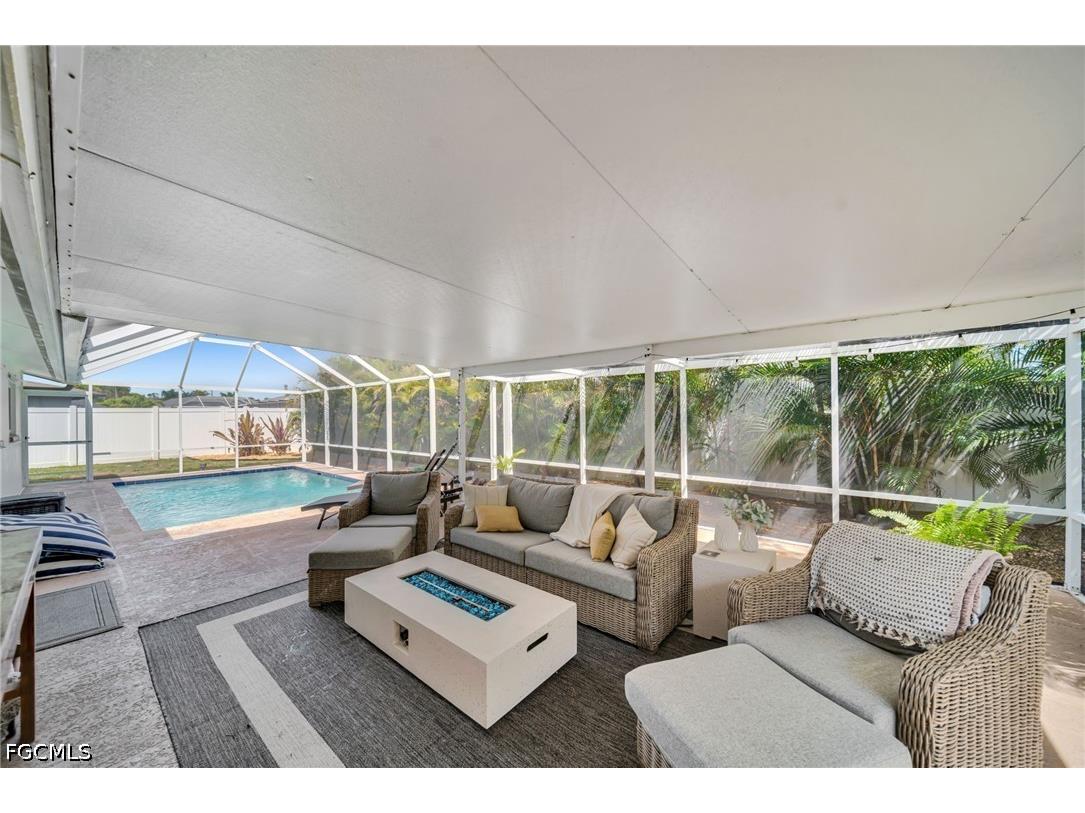 873 Hofstra Drive Fort Myers FL 33919 2026018198 image2