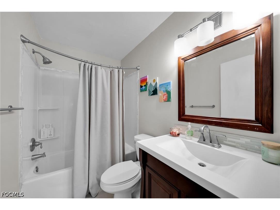 873 Hofstra Drive Fort Myers FL 33919 2026018198 image21