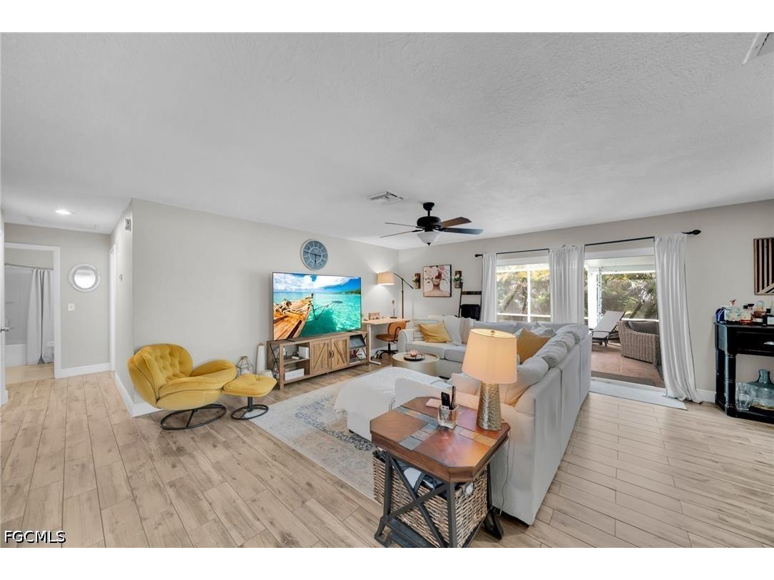 873 Hofstra Drive Fort Myers FL 33919 2026018198 image5