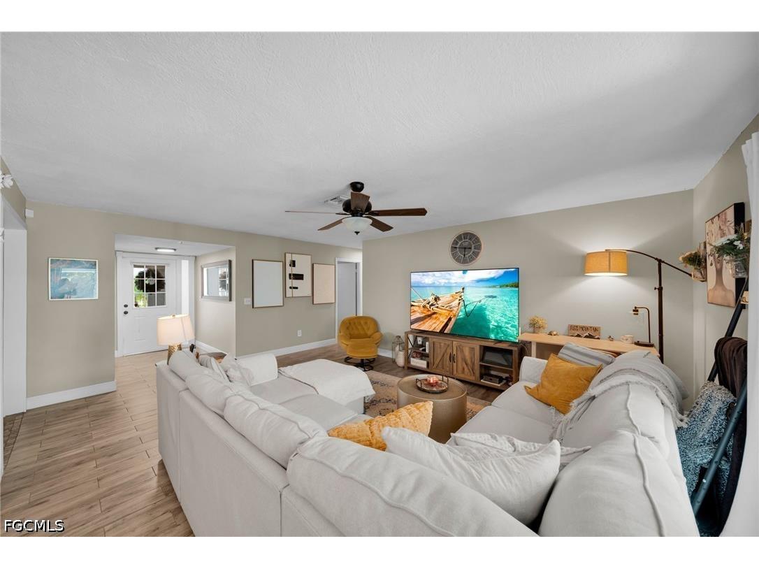 873 Hofstra Drive Fort Myers FL 33919 2026018198 image6