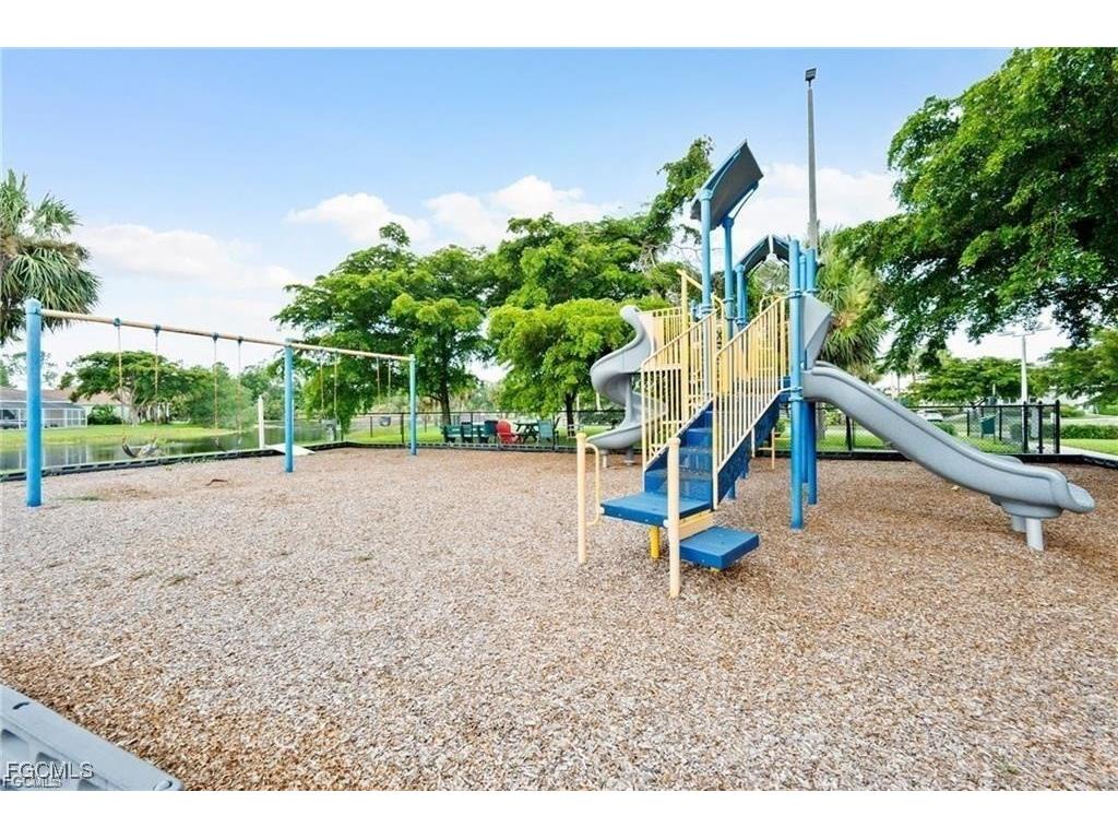 8732 Manderston Court Fort Myers FL 33912 2025024617 image38