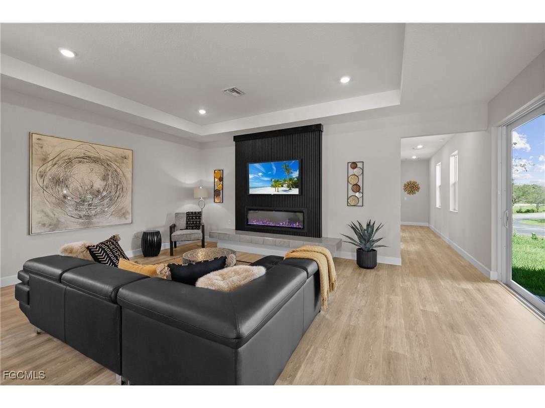 8738 Lakefront Court Fort Myers FL 33908 2025007998 image2