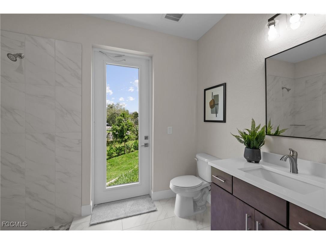 8738 Lakefront Court Fort Myers FL 33908 2025007998 image20