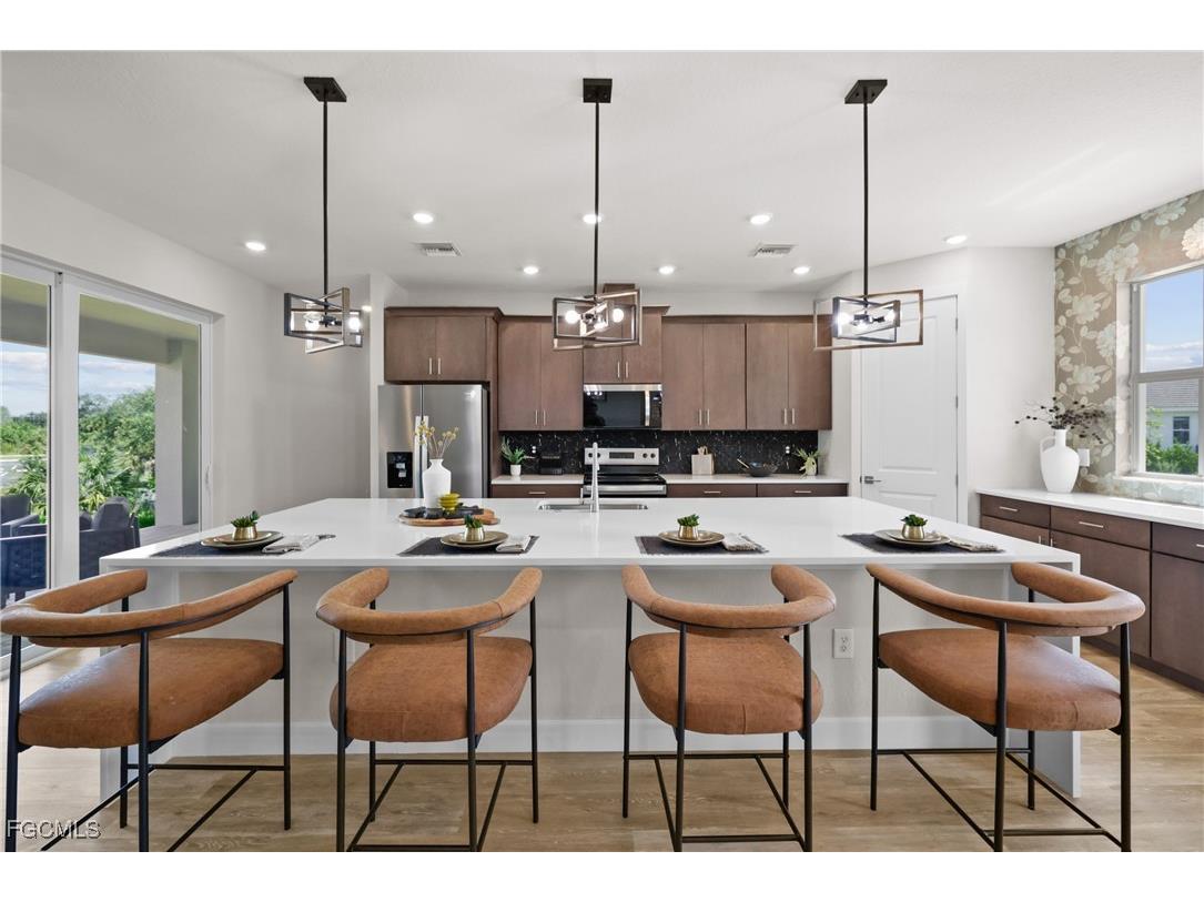 8738 Lakefront Court Fort Myers FL 33908 2025007998 image4