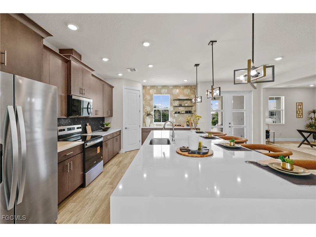 8738 Lakefront Court Fort Myers FL 33908 2025007998 image5