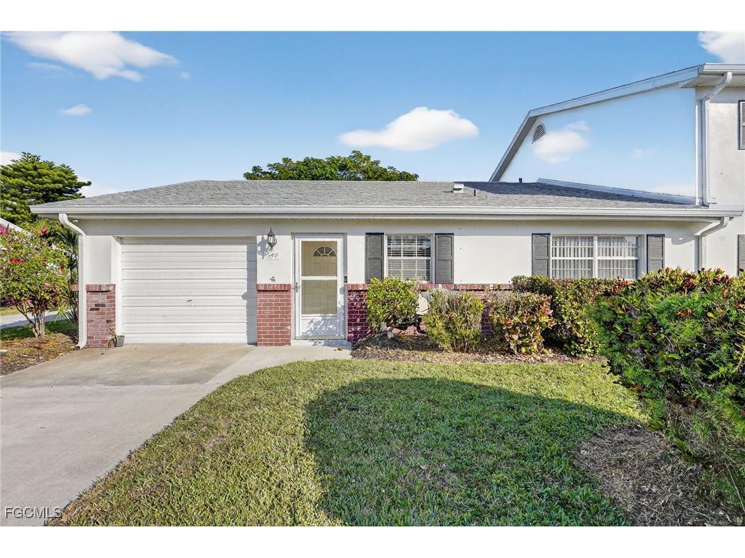 8740 Lueck Lane N #1 Fort Myers FL 33919 2025024027 image1