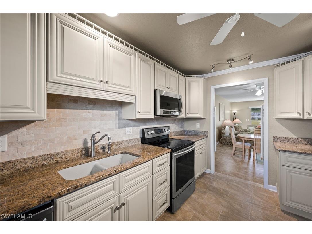 8741 Lueck Lane #J3 Fort Myers FL 33919 224000625 image1