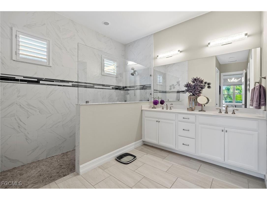 8741 Westwood Oaks Place Fort Myers FL 33908 2025013386 image15