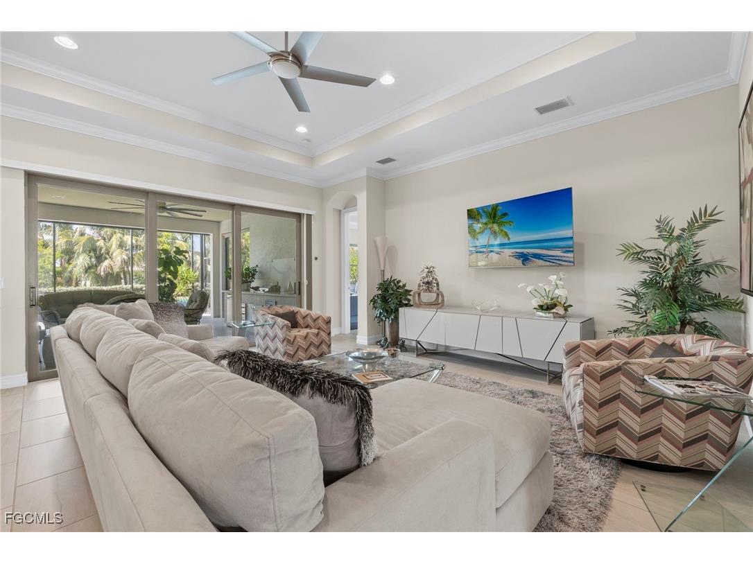 8741 Westwood Oaks Place Fort Myers FL 33908 2025013386 image2